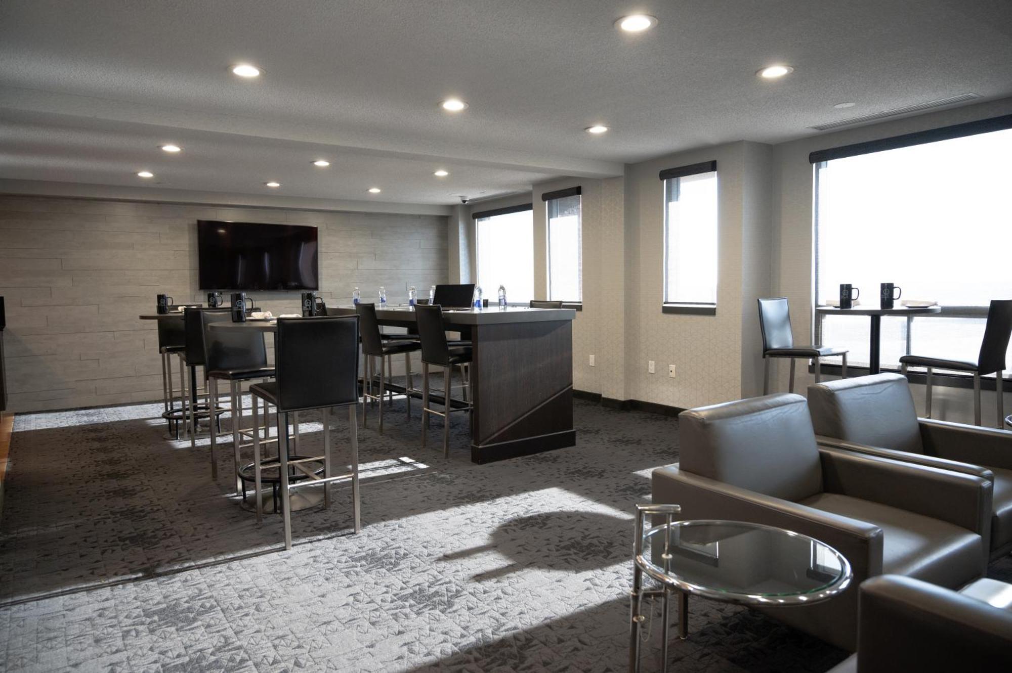 Hotel Blackfoot YYC Exterior photo
